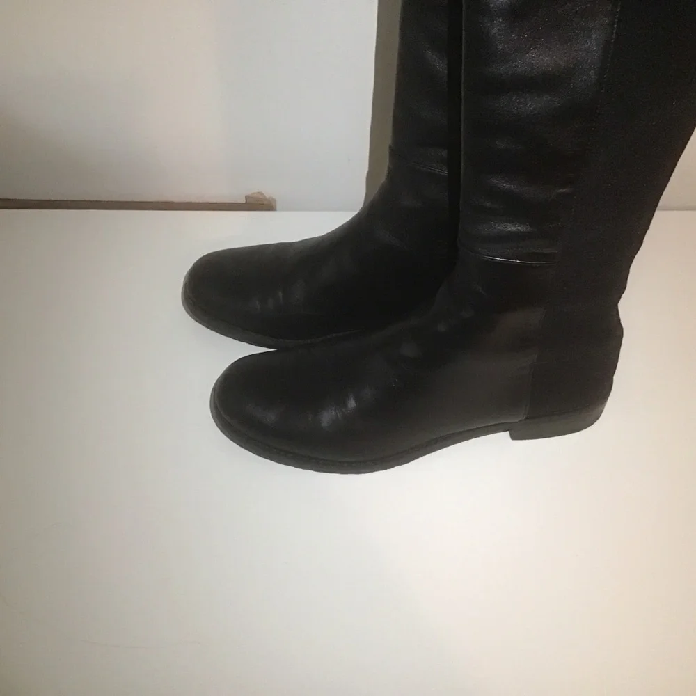 Stuart Weitzman 5050 Black Smooth Nappa Leather OTK Knee Flat Boots 6.5 M‎ EUC
